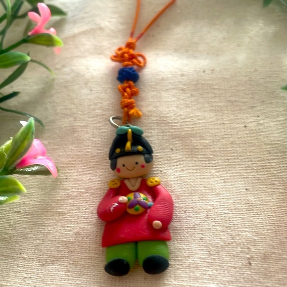 Traditional Korean Hanbok Keychain Purse Charm - Picture 9 of 10